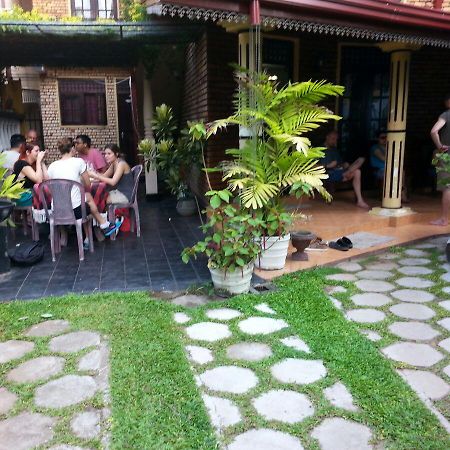 Colombo Lavinia Beach Hostel Dehiwala-Mount Lavinia Exterior foto
