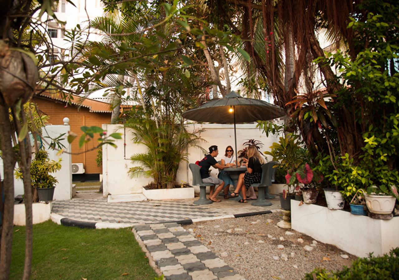 Colombo Lavinia Beach Hostel Dehiwala-Mount Lavinia Exterior foto